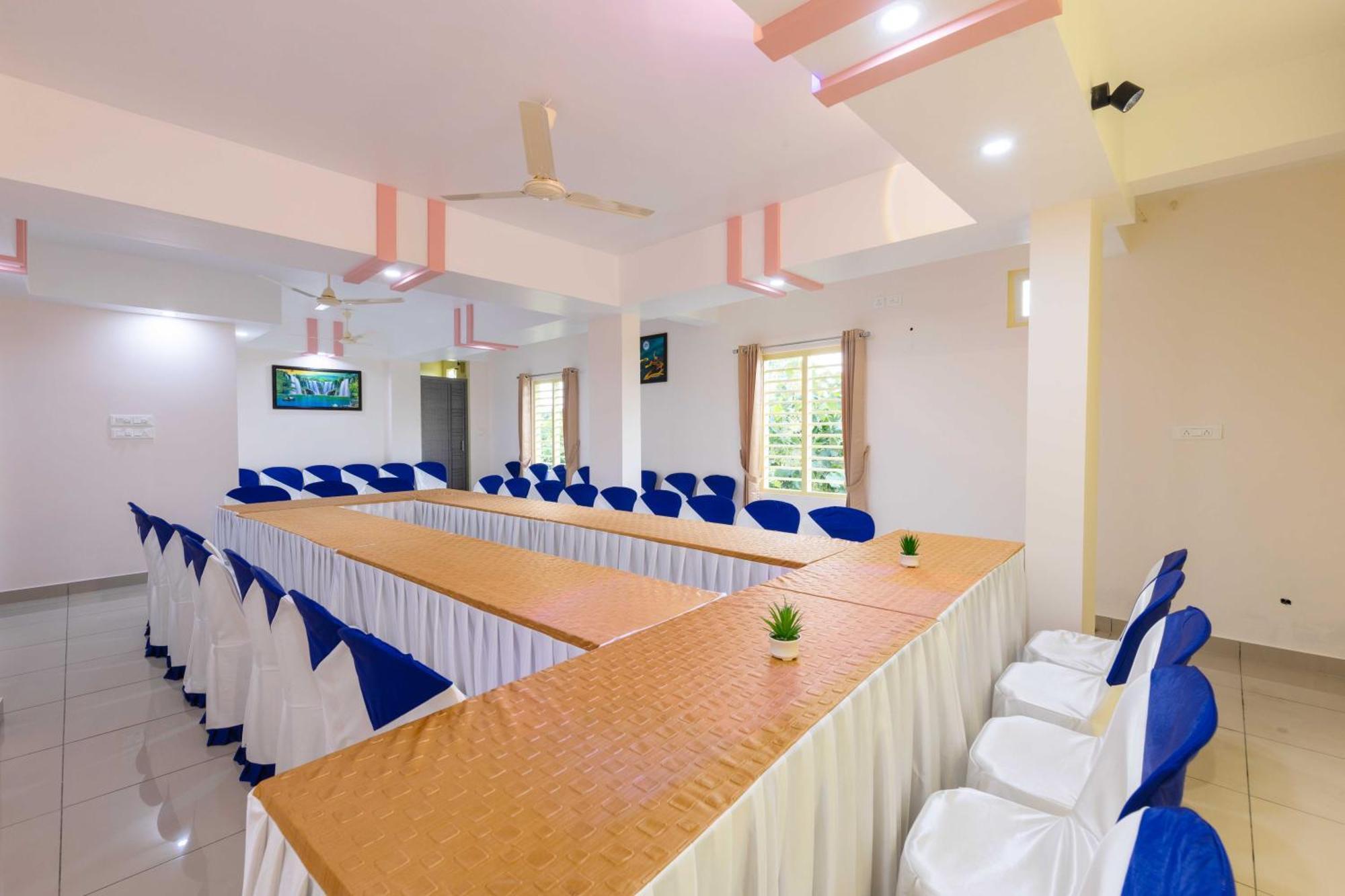 Treebo Airsuite Airport Hotel Kochi Kültér fotó